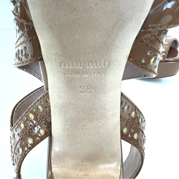 MIU MIU Patent Leather Eyelet Studded Trim Slingback Platform Sandal Heels Sz 38 - Picture 9 of 12